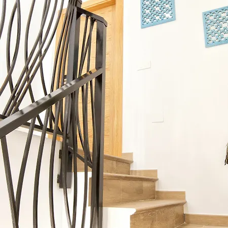 Lucero 12 Guest house 3*